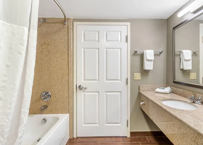 Hotel Comfort & - Northwoods